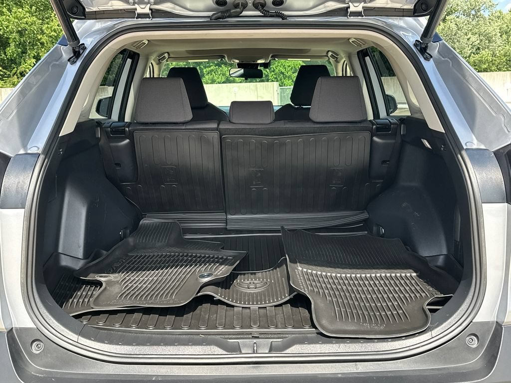 Used 2022 Toyota RAV4 XLE w/ Convenience Package AWD/4WD image 6