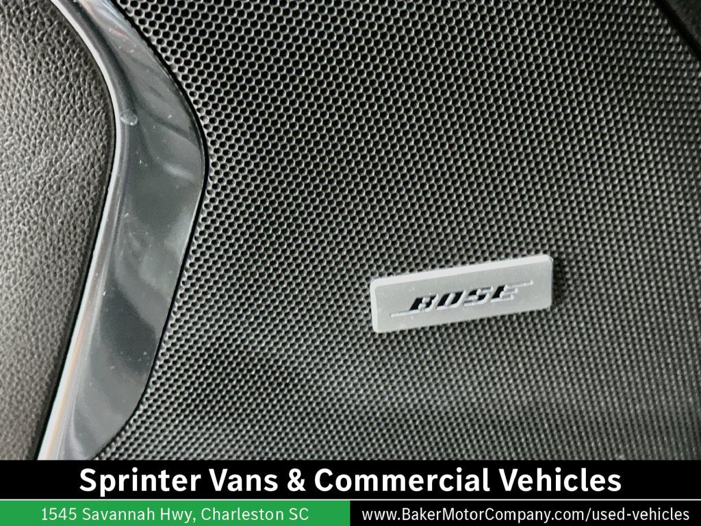 Used 2021 Chevrolet Suburban LT w/ Luxury Package RWD image 20