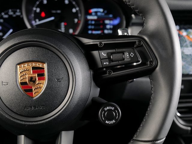 Certified 2026 Porsche Macan AWD/4WD image 23