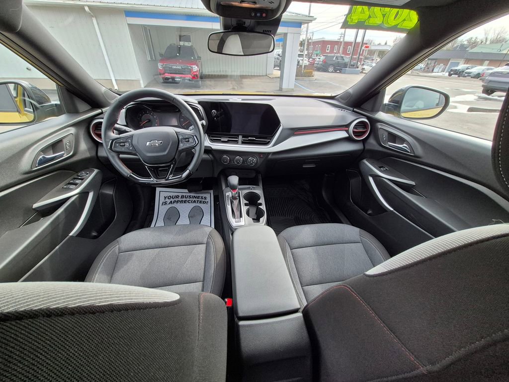 Used 2024 Chevrolet Trax RS w/ Sunroof Package image 20