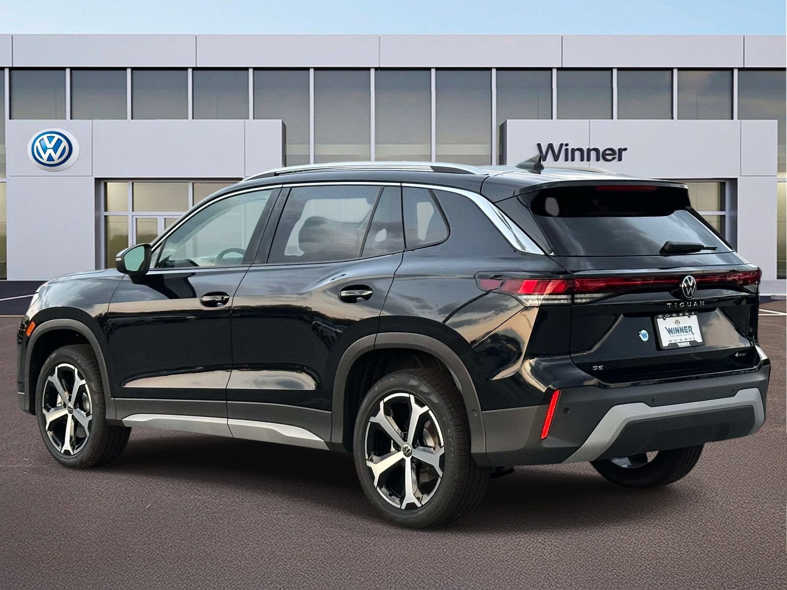 New 2026 Volkswagen Tiguan SE AWD/4WD image 3