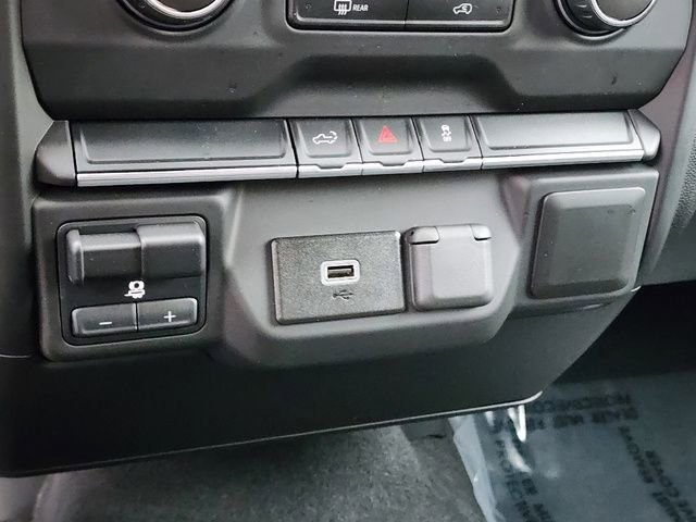 Used 2020 Chevrolet Silverado 2500 Custom w/ Custom Value Package image 25