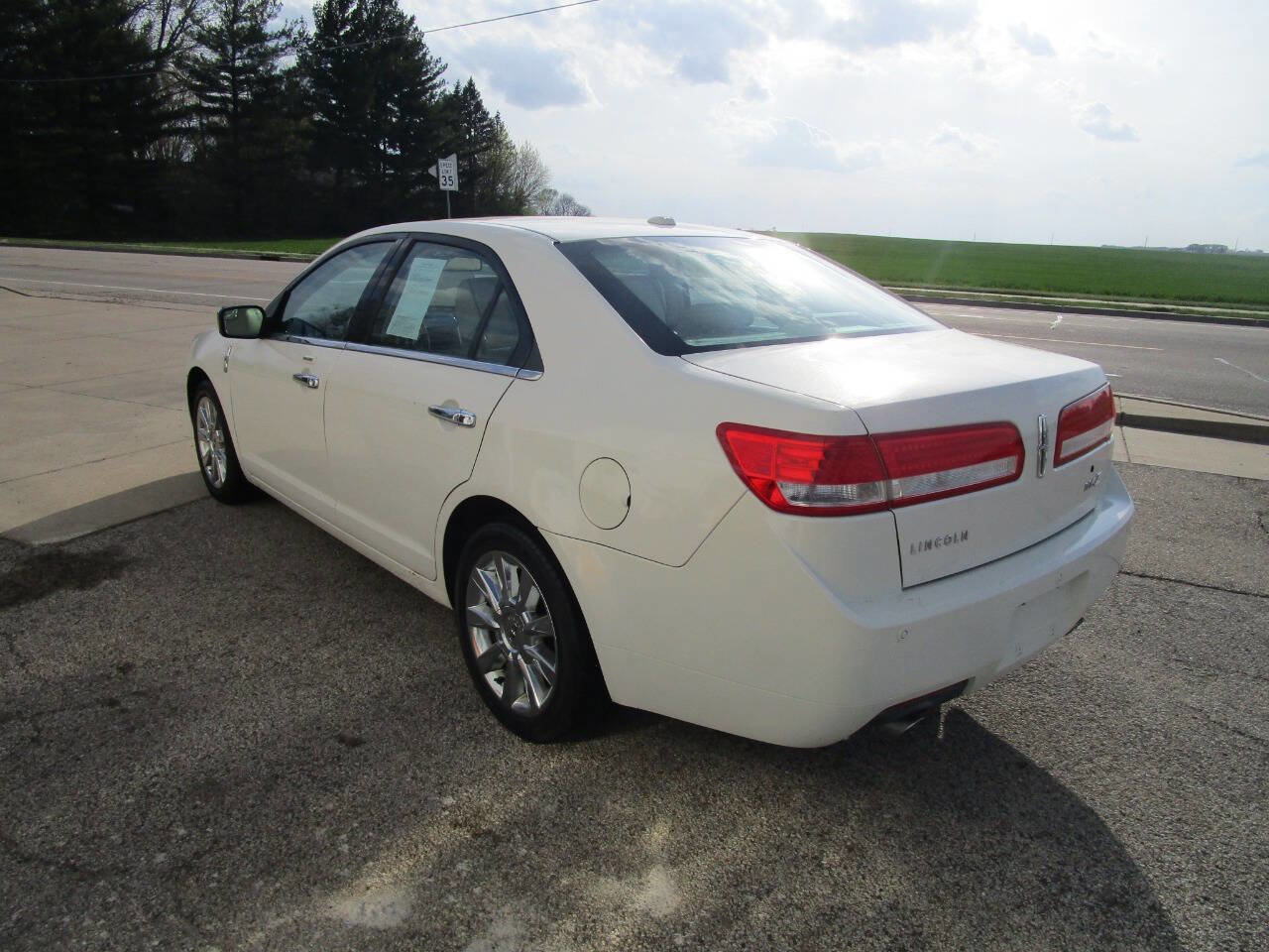Used 2012 Lincoln MKZ image 3