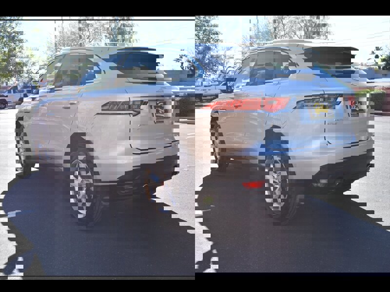Used 2019 Jaguar F-PACE Premium image 6