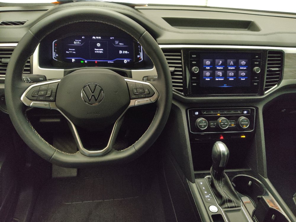 Used 2023 Volkswagen Atlas Cross Sport SE w/ Panoramic Sunroof Package FWD image 22