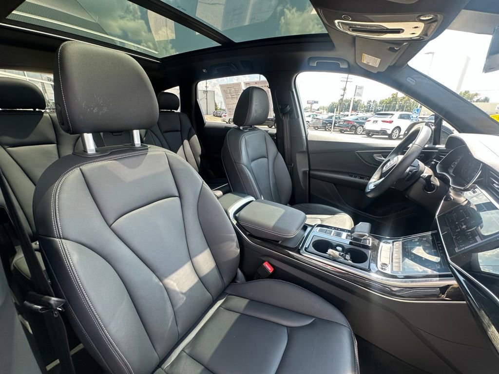 Used 2025 Audi Q7 3.0T Premium w/ Convenience Package image 31