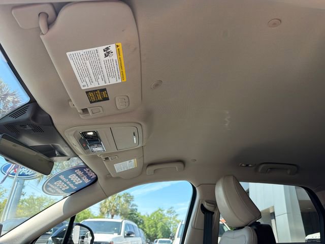 Used 2025 Lincoln Corsair AWD w/ Equipment Group 101A image 25