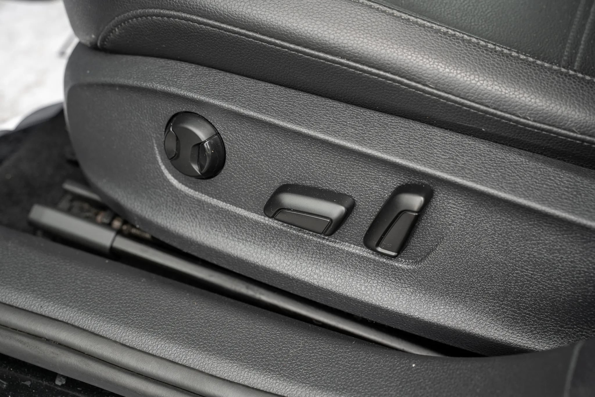 Used 2013 Volkswagen Passat TDI SE FWD image 15