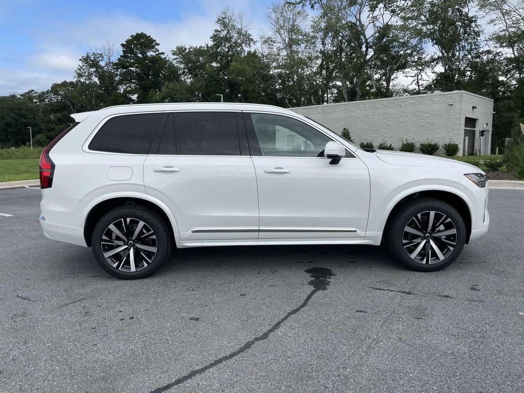 New 2026 Volvo XC90 B5 Core image 32