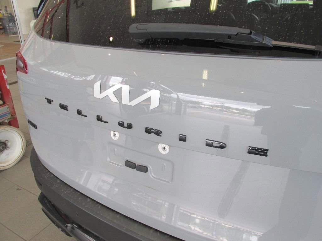 Used 2022 Kia Telluride SX w/ SX Prestige Package image 11