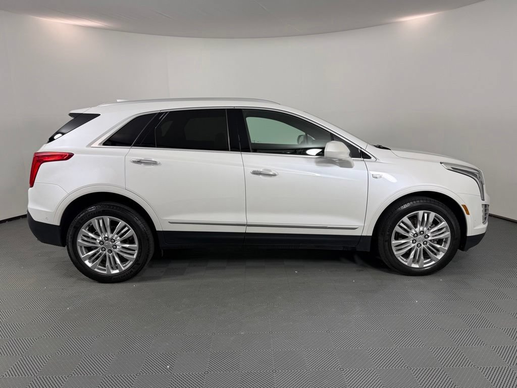 Used 2017 Cadillac XT5 Premium Luxury w/ Driver Assist Package AWD/4WD image 8