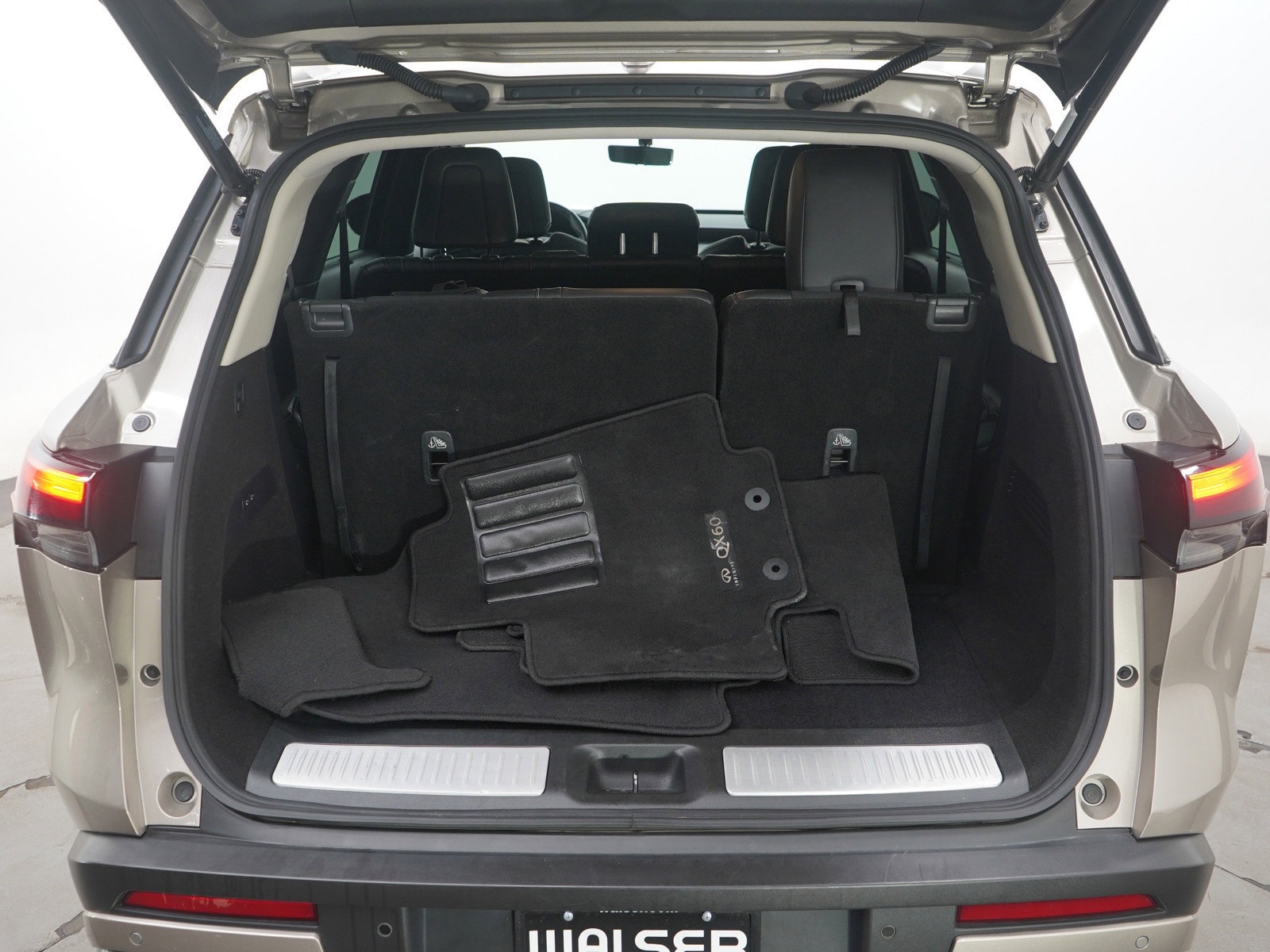 Used 2024 INFINITI QX60 Sensory image 9