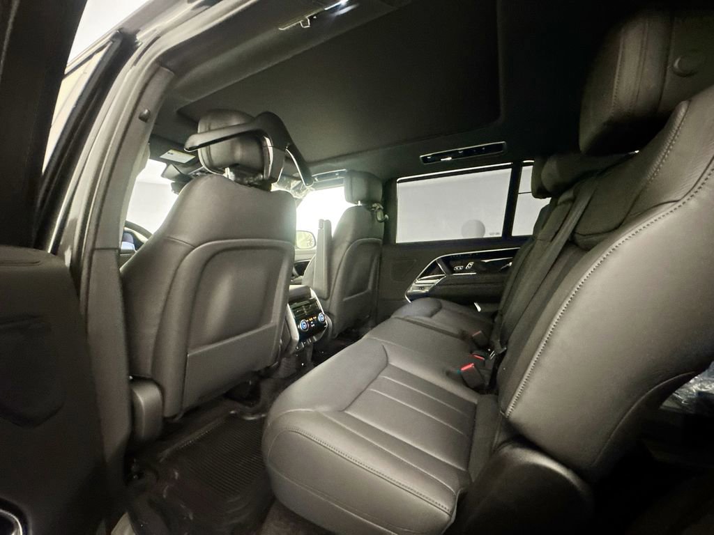 New 2026 Land Rover Range Rover Long Wheelbase SE image 23