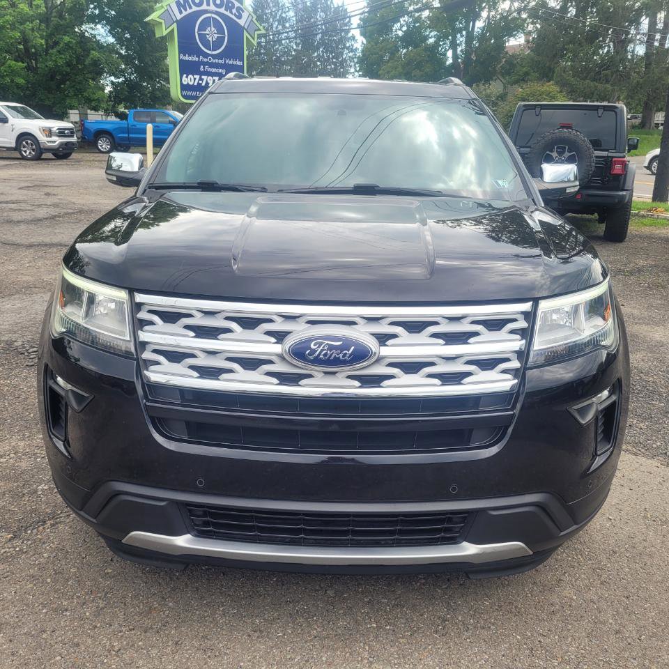 Used 2019 Ford Explorer XLT w/ Equipment Group 202A AWD/4WD image 3