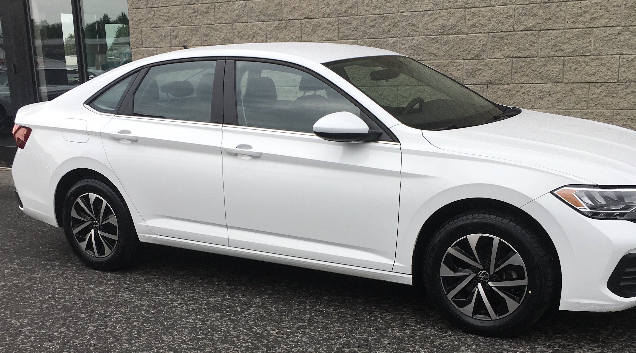 Used 2023 Volkswagen Jetta S FWD image 3