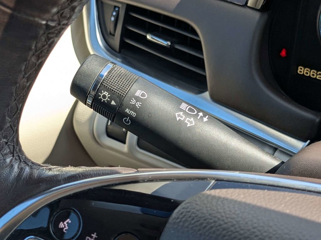Used 2015 Cadillac XTS Platinum AWD/4WD image 23