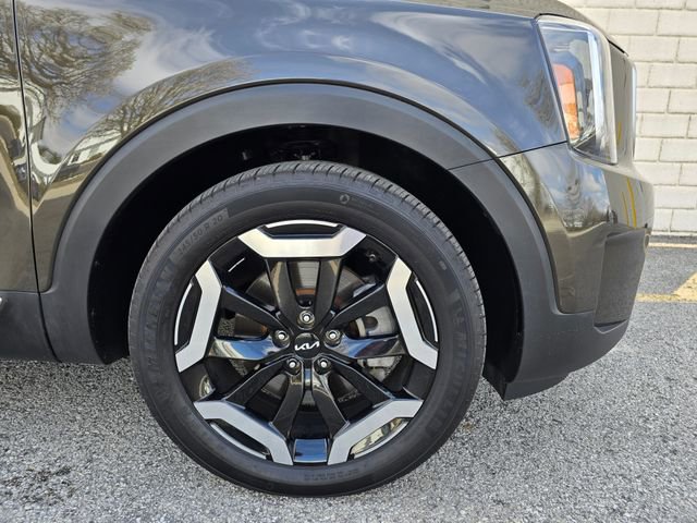 Used 2023 Kia Telluride EX image 2