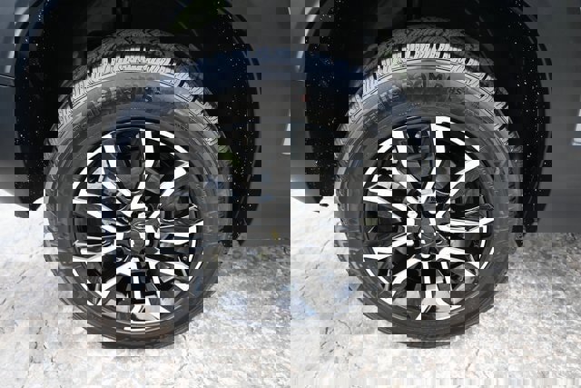 Used 2023 Chevrolet TrailBlazer ACTIV image 12