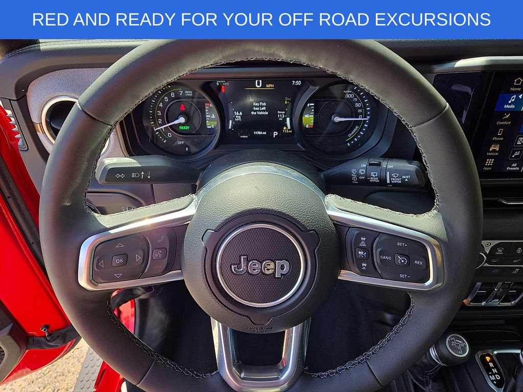 Used 2025 Jeep Wrangler Unlimited Sahara AWD/4WD image 18