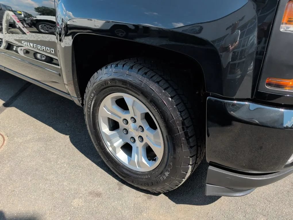 Used 2018 Chevrolet Silverado 1500 LT w/ All Star Edition AWD/4WD image 21