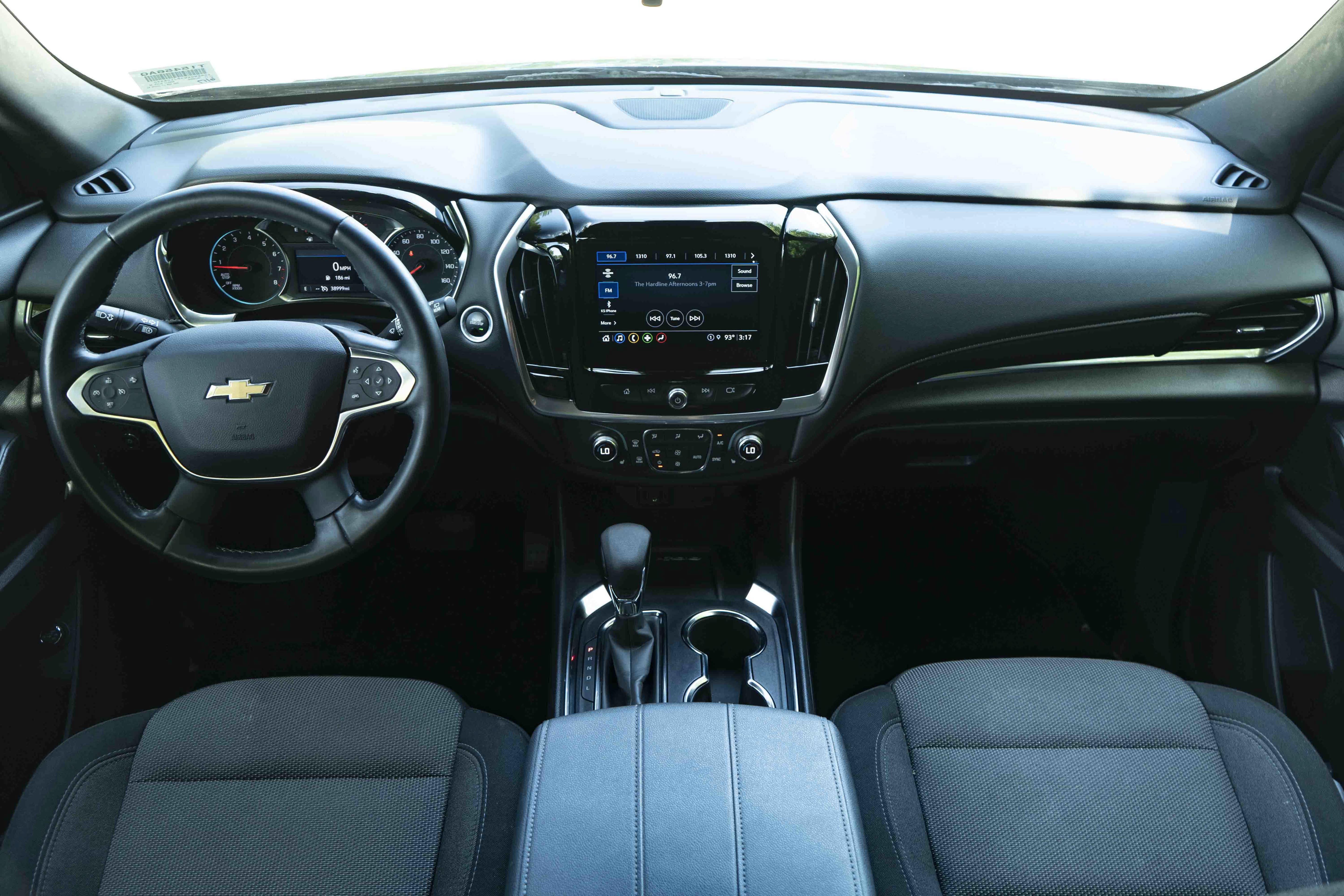 Used 2023 Chevrolet Traverse LT FWD image 25