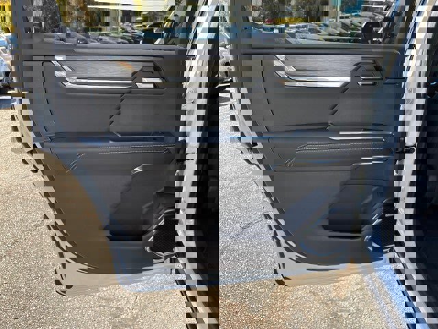 New 2026 GMC Acadia Elevation image 30