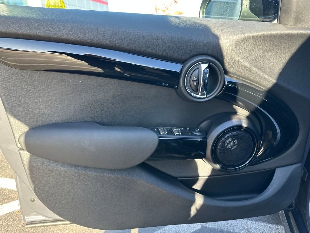 Used 2021 MINI Cooper S w/ Premium Package image 11