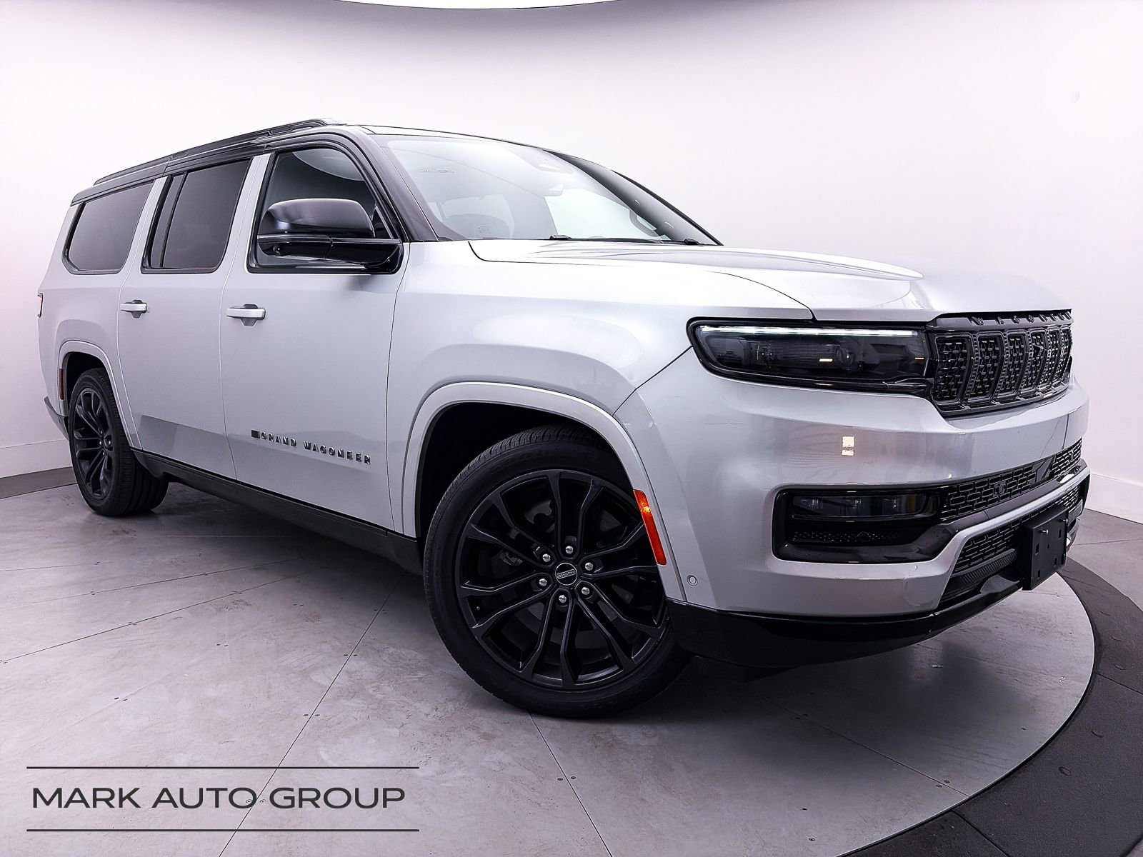 Used 2024 Jeep Grand Wagoneer L Series II w/ Quick Order Packagew 28T image 1