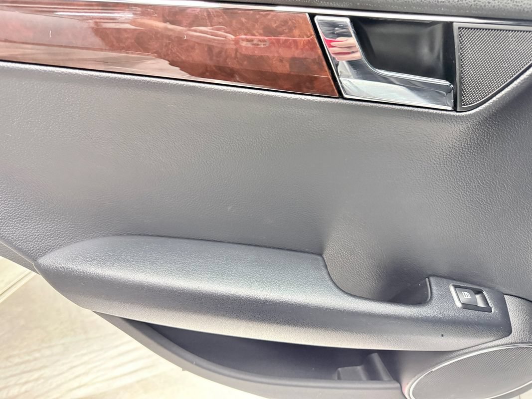 Used 2010 Mercedes-Benz C 300 4MATIC Sedan image 17