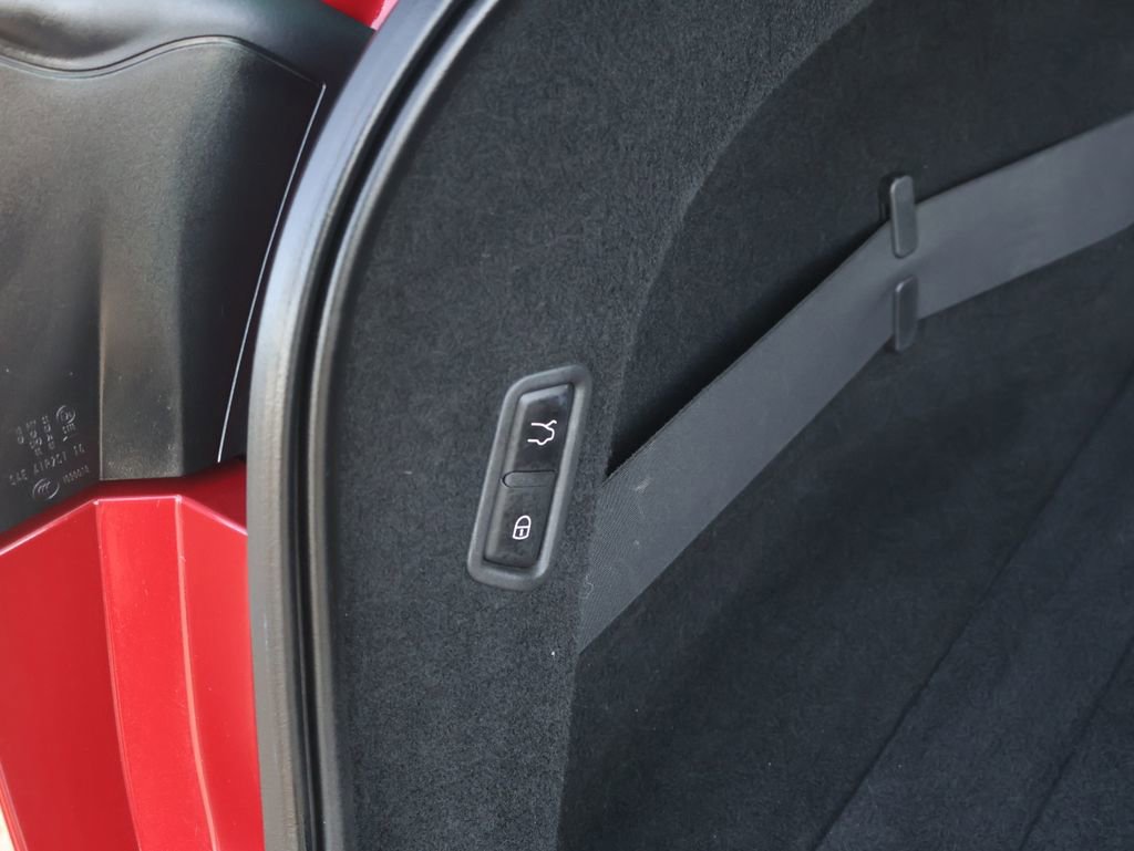 Used 2020 Maserati Levante GranLusso image 12