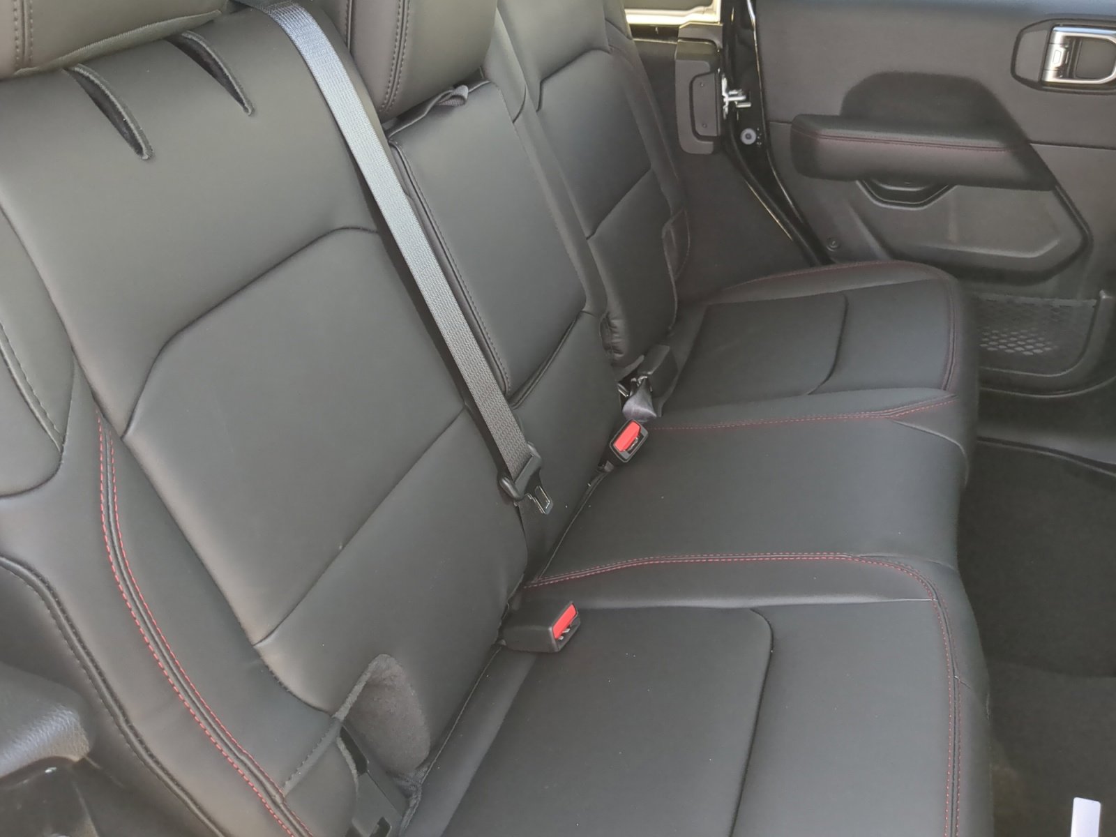 New 2025 Jeep Wrangler Unlimited Rubicon w/ Steel Bumper Group image 18