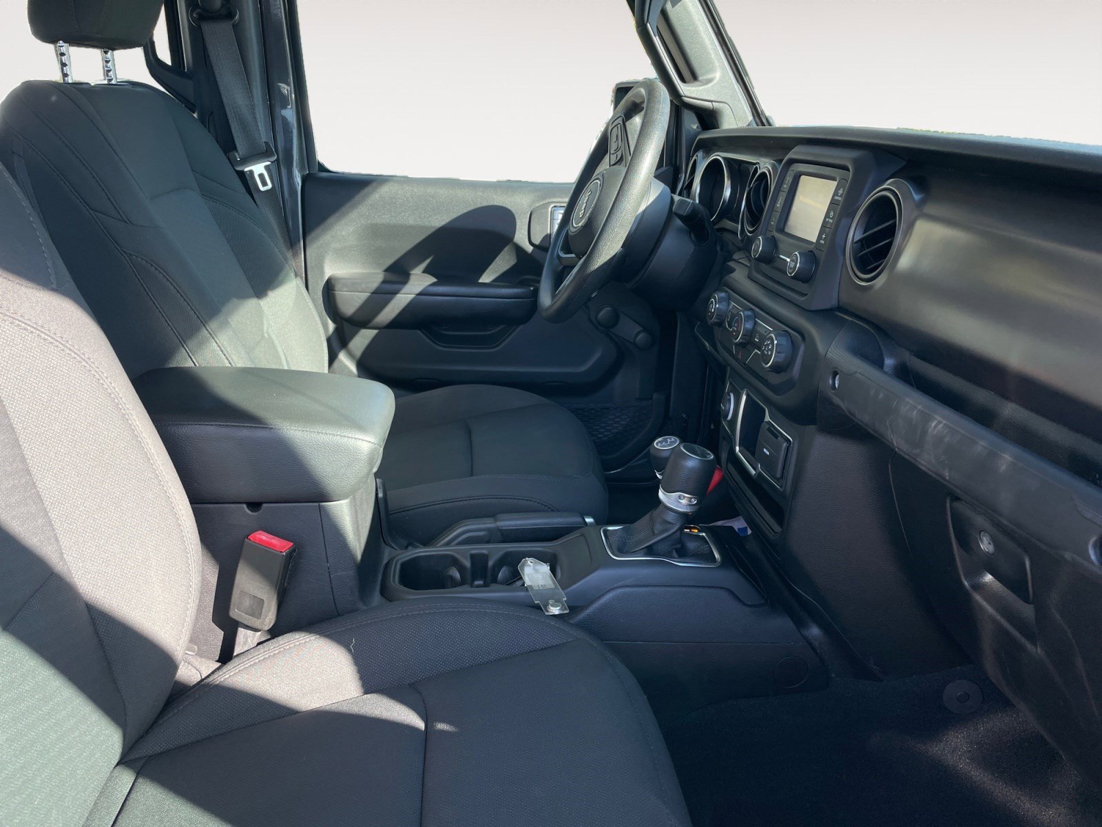 Used 2020 Jeep Gladiator Sport image 19