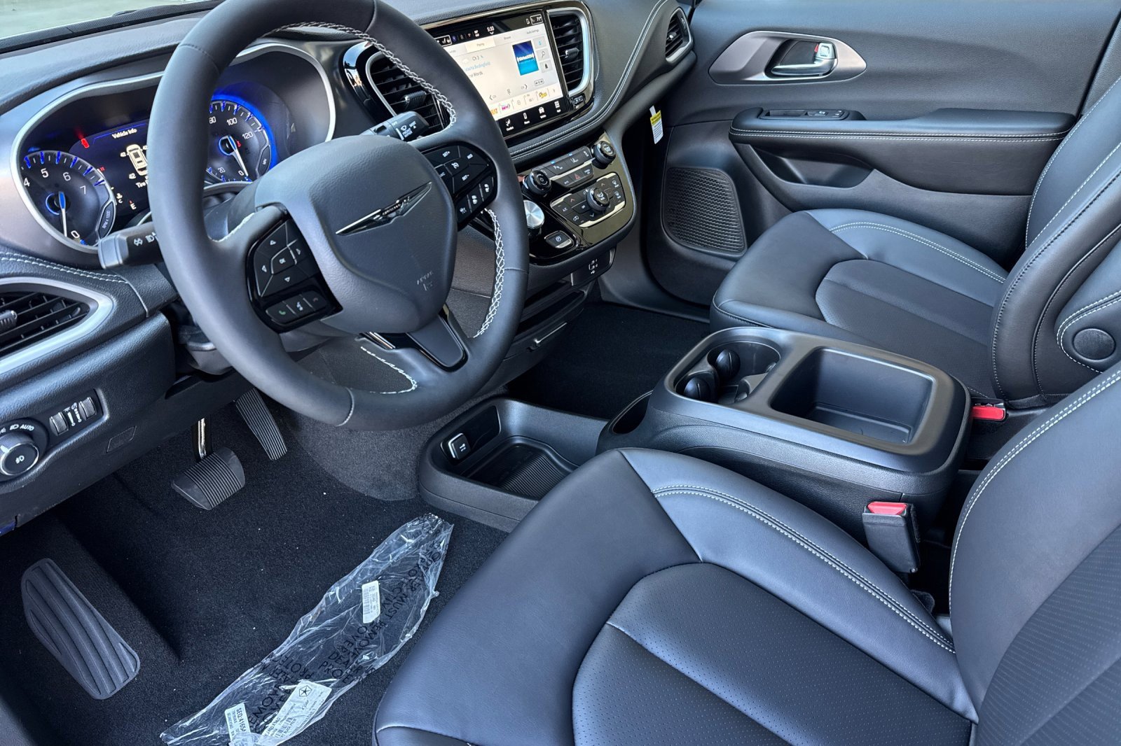 New 2026 Chrysler Pacifica Select w/ S Appearance Package image 9