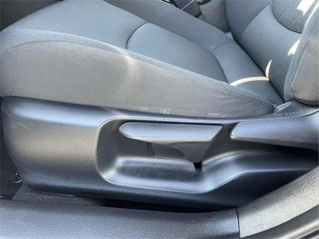 Used 2022 Toyota Corolla LE image 19