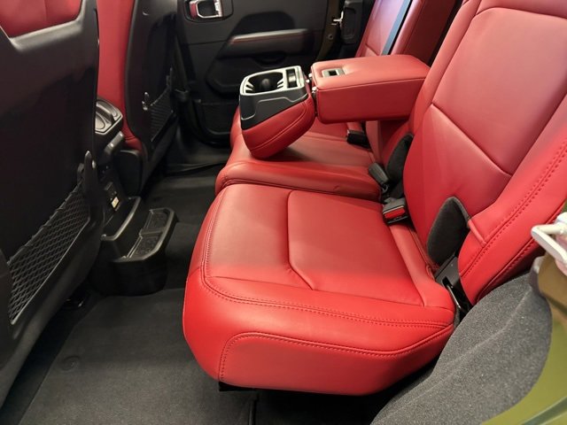 Used 2024 Jeep Wrangler Unlimited Rubicon 392 image 28