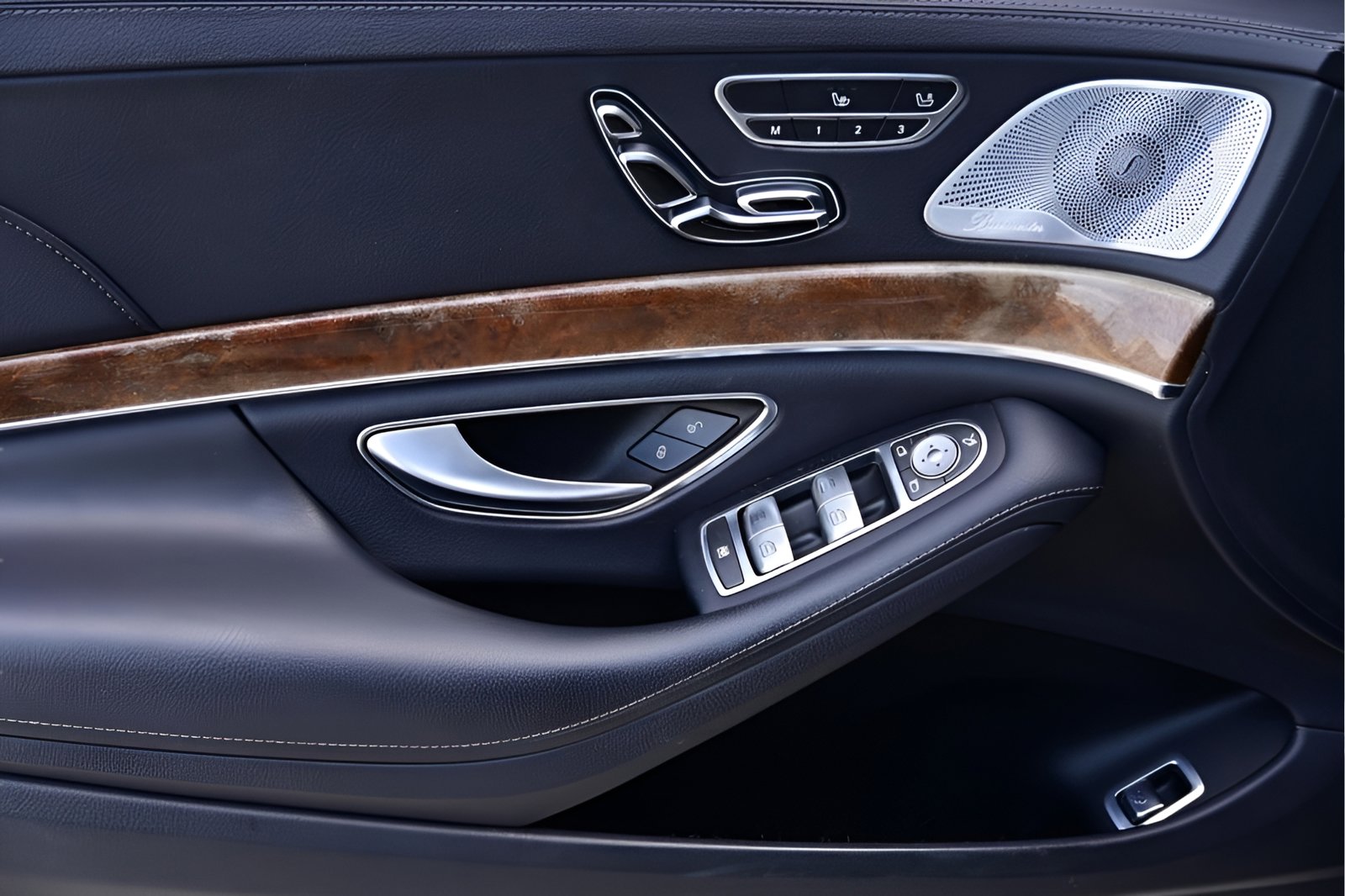 Used 2017 Mercedes-Benz S 550 Sedan image 15
