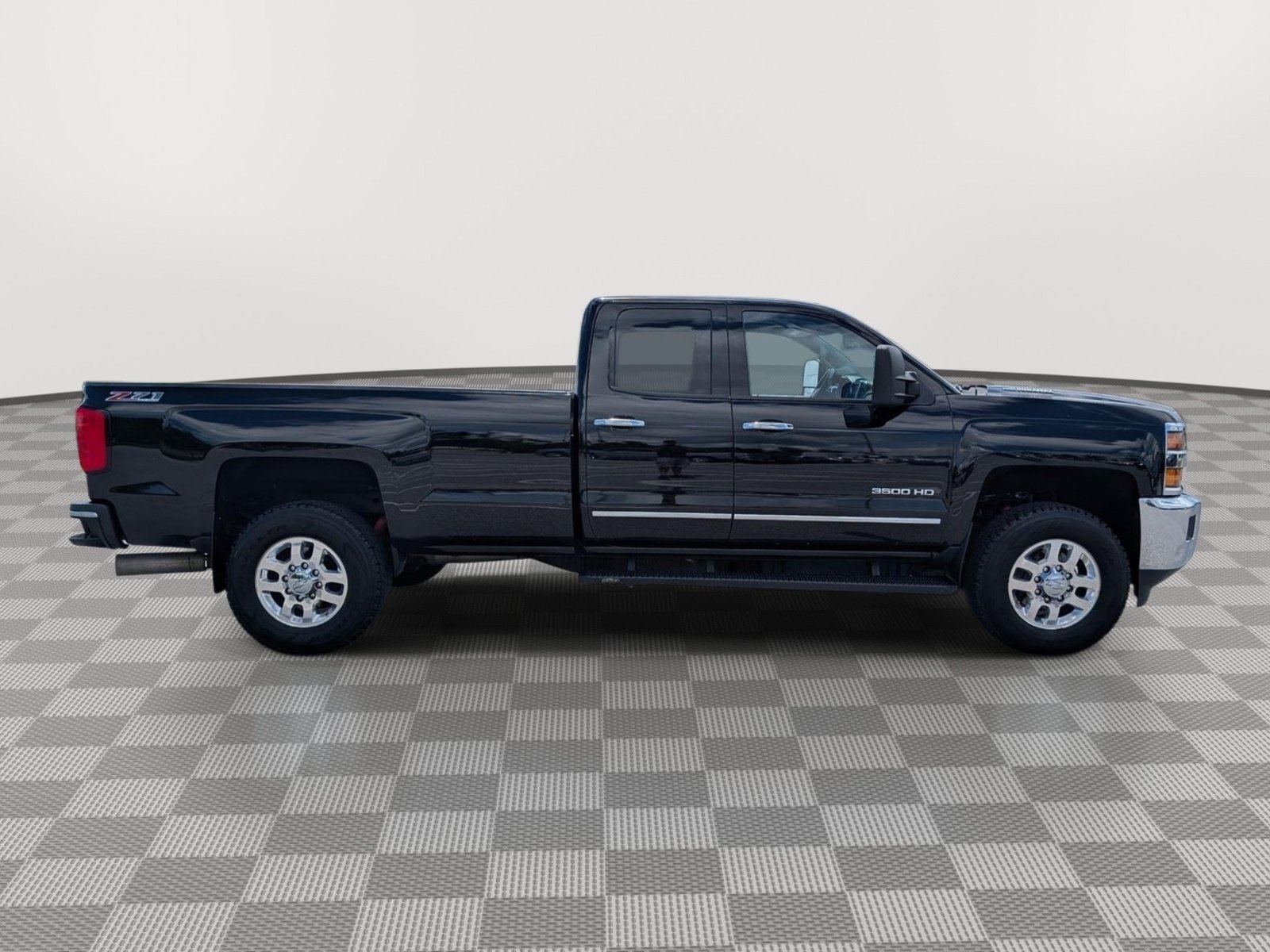 Used 2015 Chevrolet Silverado 3500 LTZ w/ LTZ Plus Package AWD/4WD image 6