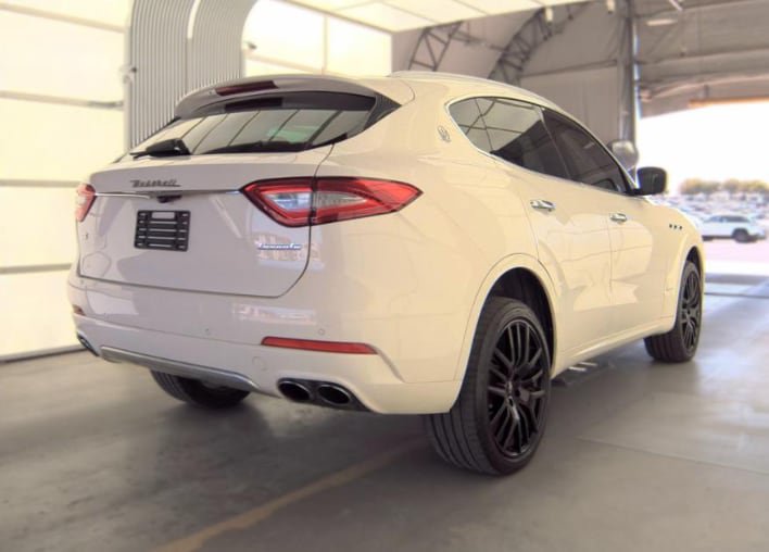 Used 2019 Maserati Levante GranLusso AWD/4WD image 3