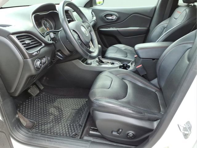 Used 2019 Jeep Cherokee Trailhawk image 17