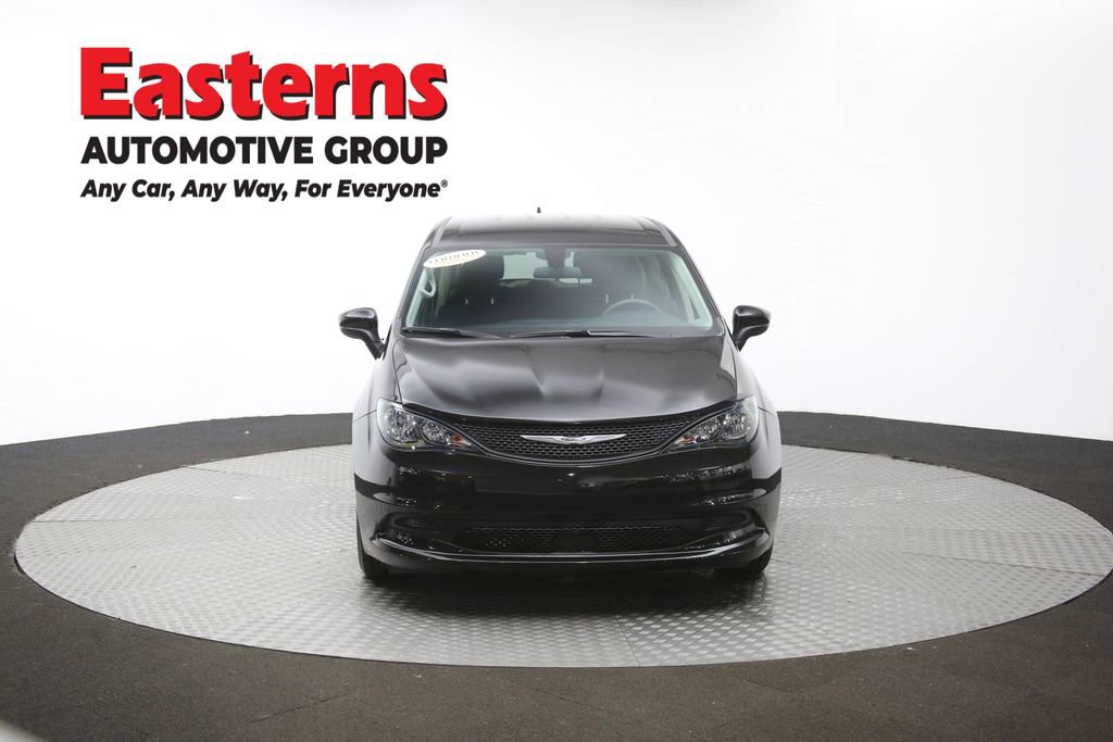 Used 2022 Chrysler Voyager LX image 54