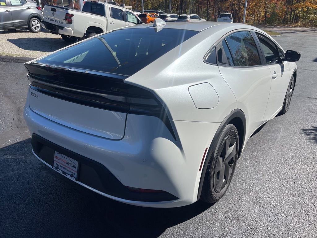 Used 2024 Toyota Prius Prime SE image 5
