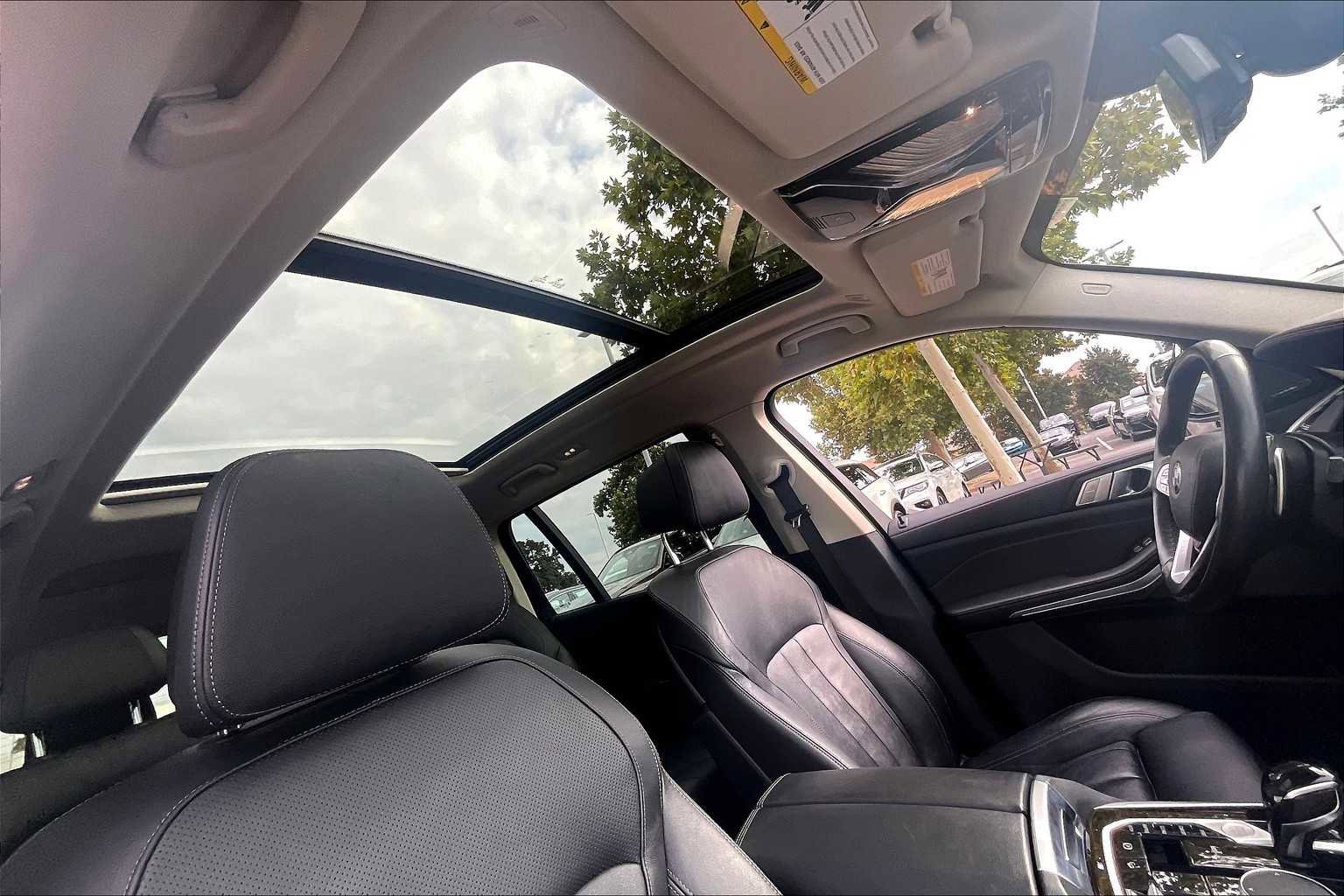 Used 2020 BMW X7 xDrive40i w/ Premium Package image 25