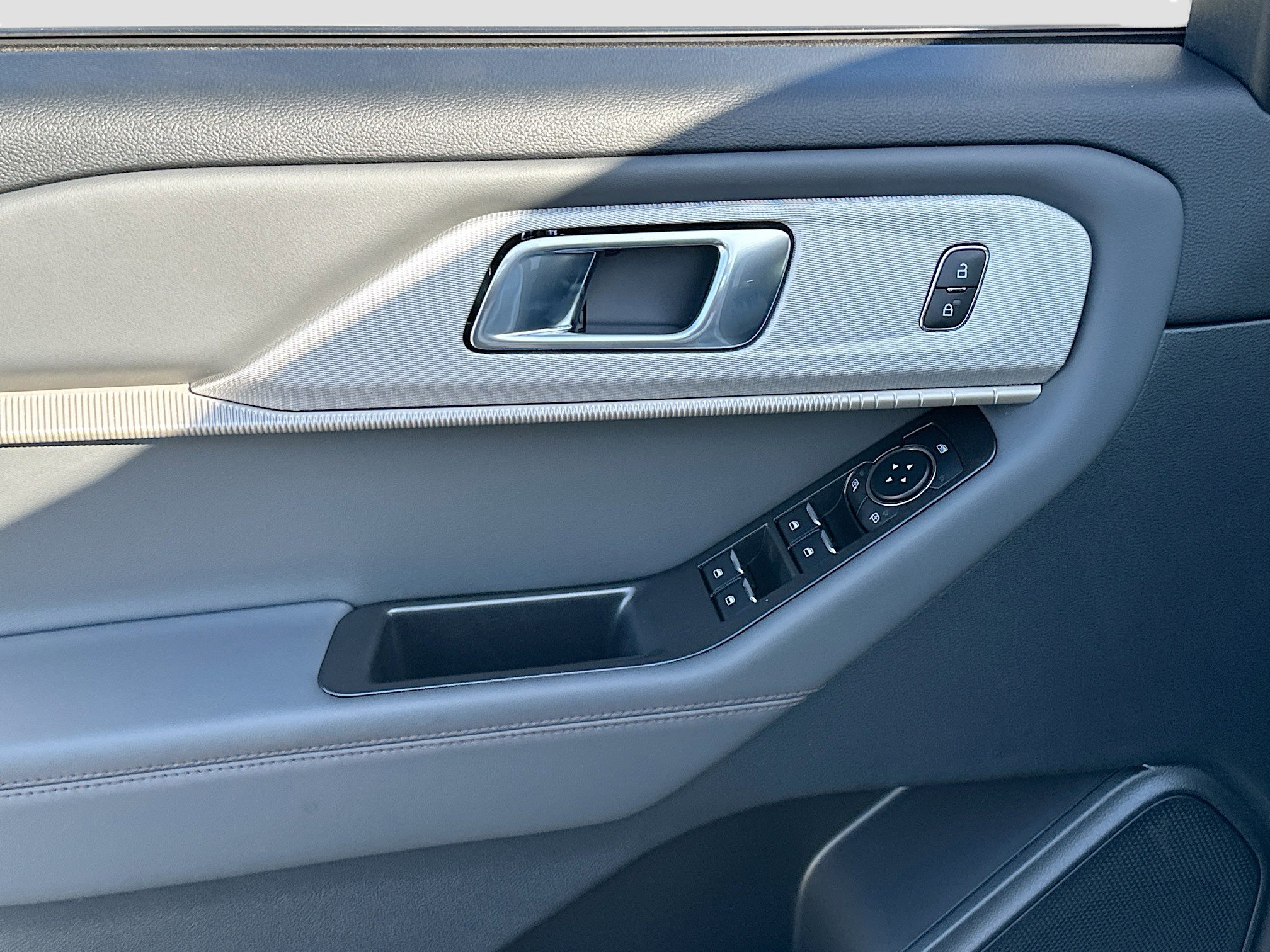 New 2026 Ford Explorer Active image 13