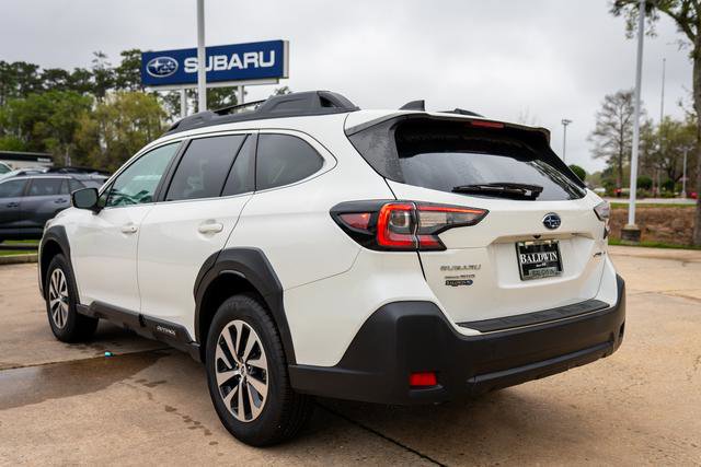 Certified 2025 Subaru Outback Premium AWD/4WD image 4