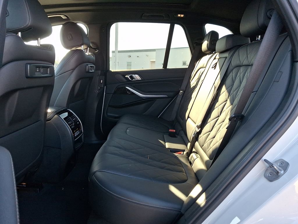 Used 2023 BMW X5 xDrive40i image 9