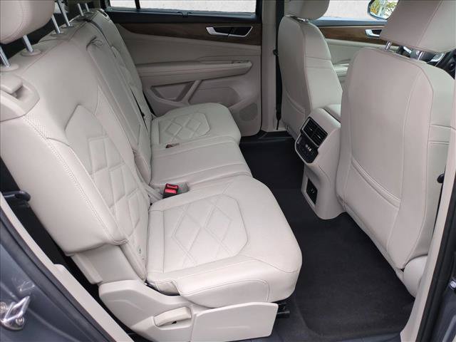 Used 2025 Volkswagen Atlas SE FWD image 18