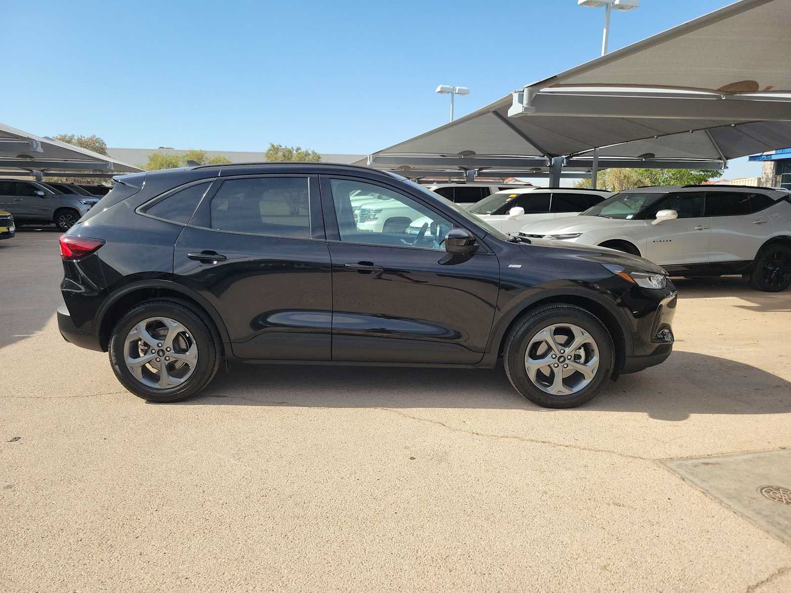 Used 2025 Ford Escape ST-Line Select AWD/4WD image 9