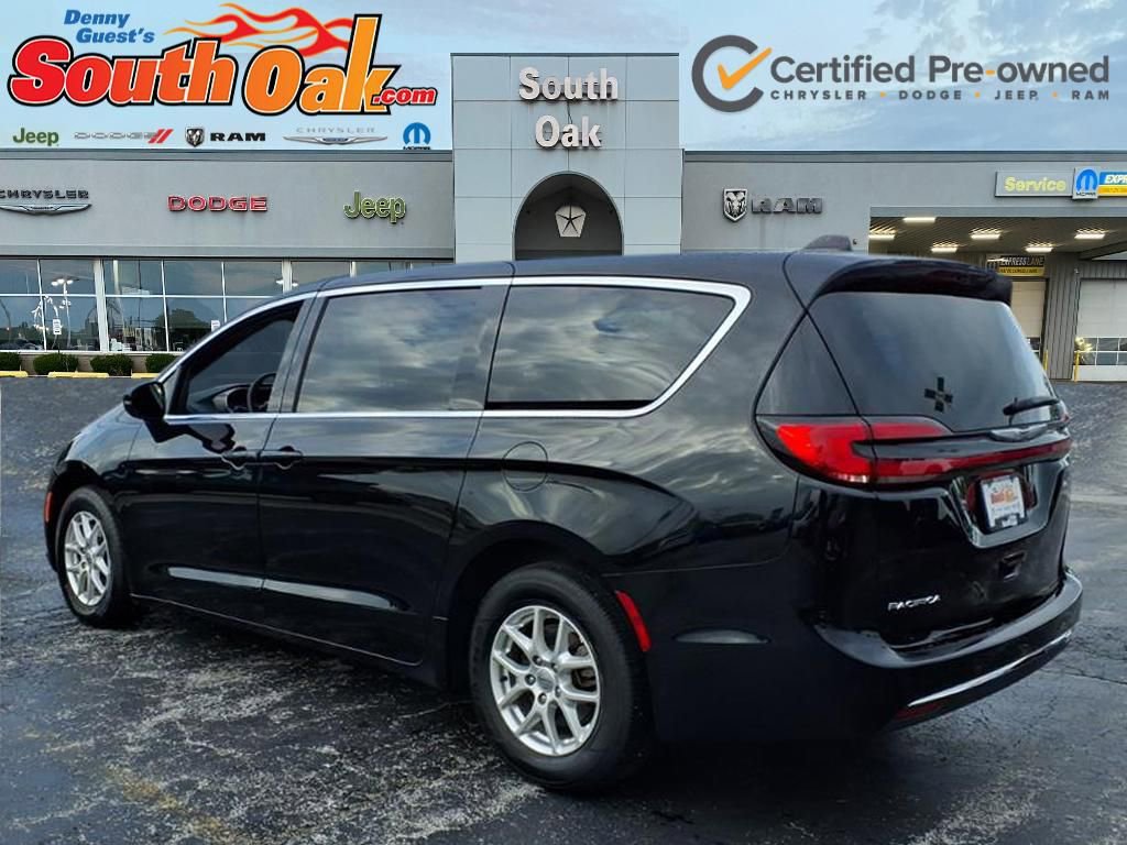 Certified 2025 Chrysler Pacifica Select FWD image 4