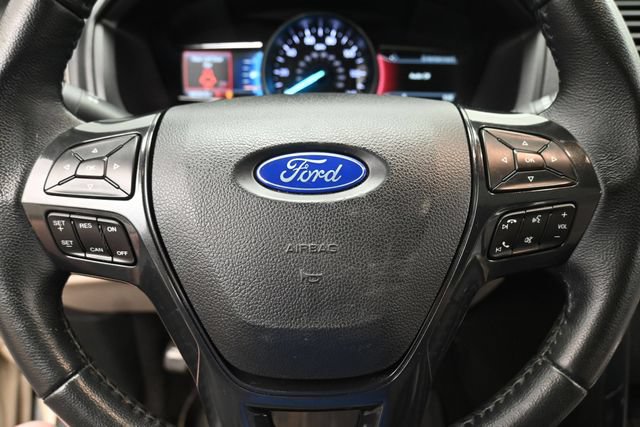 Used 2018 Ford Explorer XLT w/ Equipment Group 202A AWD/4WD image 18