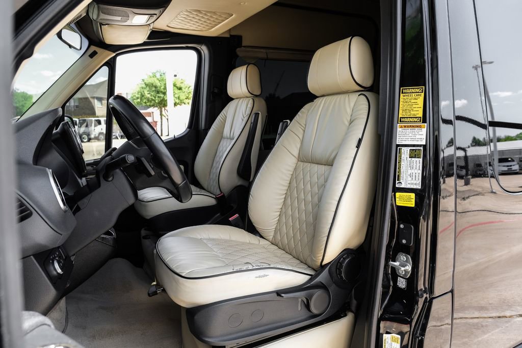 Used 2020 Mercedes-Benz Sprinter 3500 w/ Windows All Around Package image 33